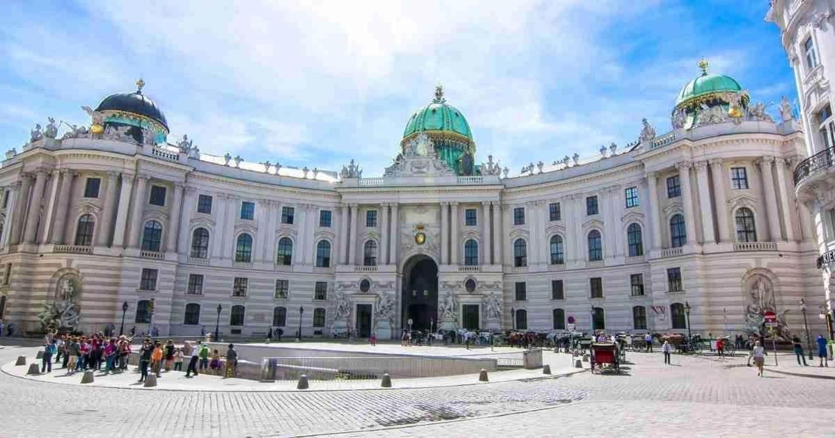 Family Deluxe A Stone Throw From The City Centre And Danube Vienna Exterior photo