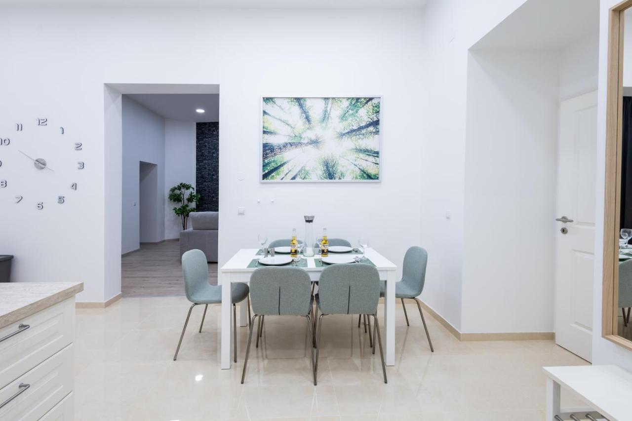 Family Deluxe A Stone Throw From The City Centre And Danube Vienna Exterior photo