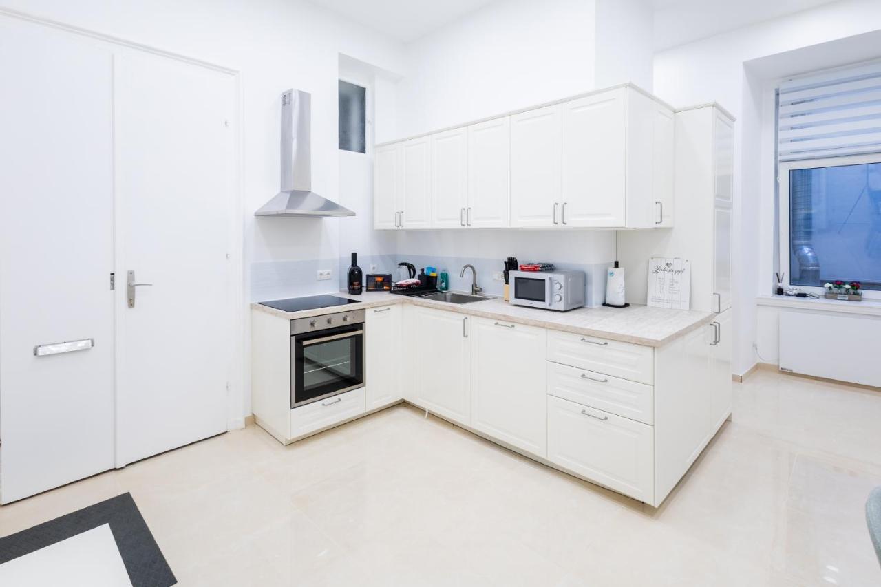 Family Deluxe A Stone Throw From The City Centre And Danube Vienna Exterior photo