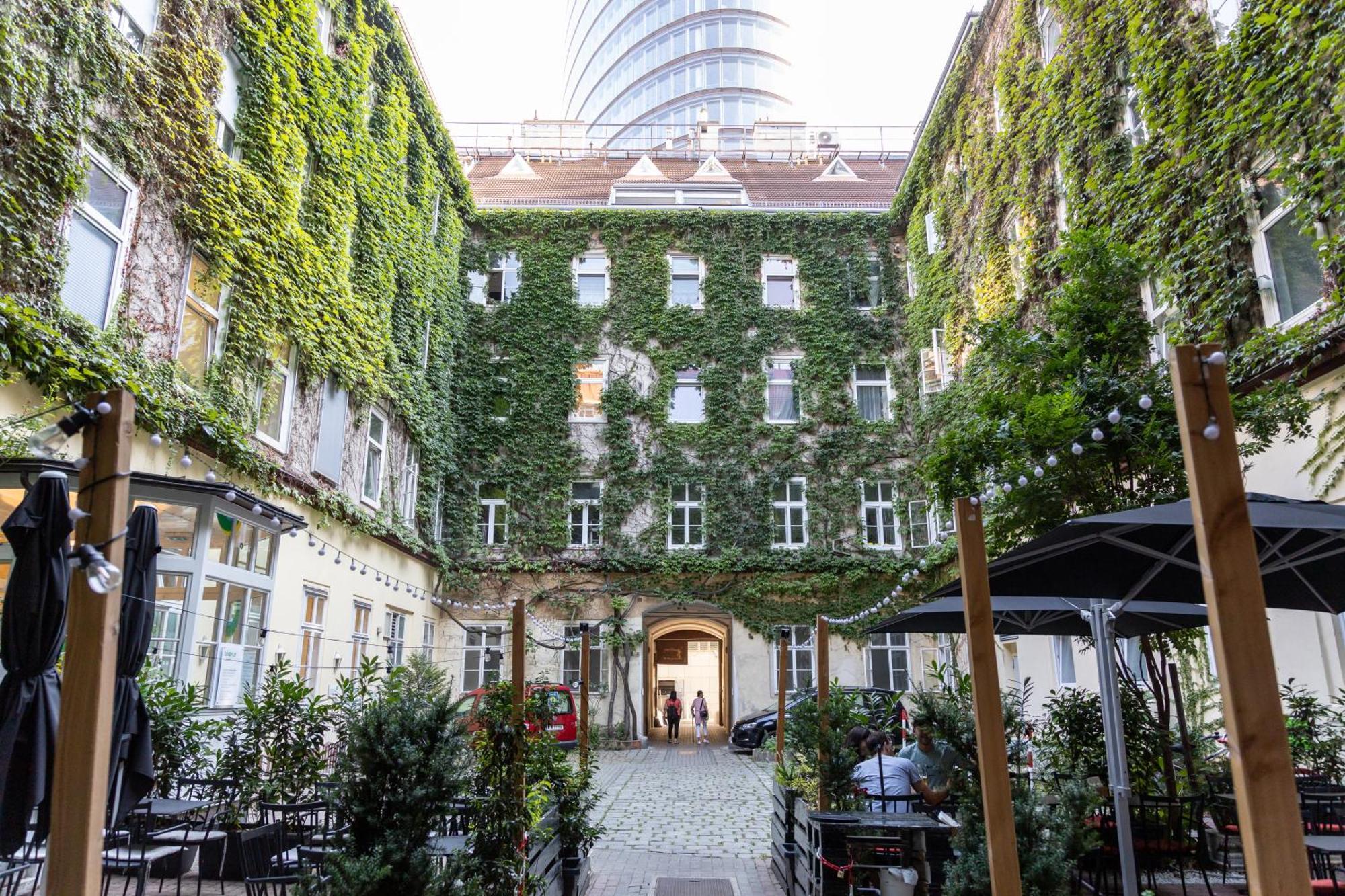 Family Deluxe A Stone Throw From The City Centre And Danube Vienna Exterior photo